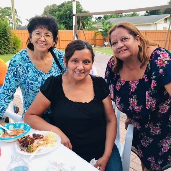 Meet your Posher, Cynthia - Picture 2 of 6